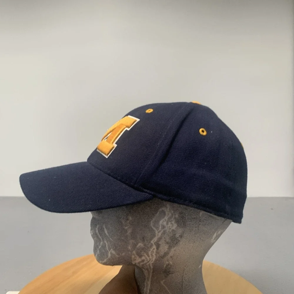 Vtg Michigan Wolverines Top Of The World One-Fit Stretch Hat Embroidered Cap